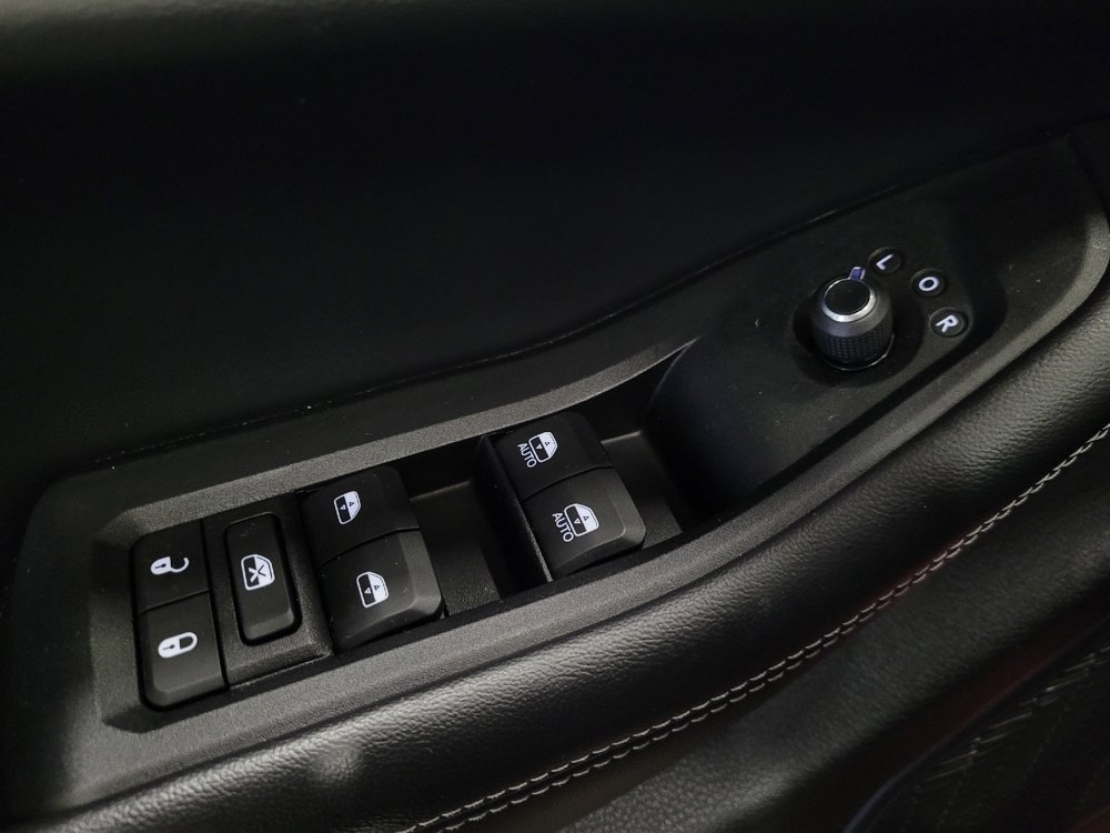 Used 2023 Jeep Grand Cherokee Altitude AWD/4WD image 27