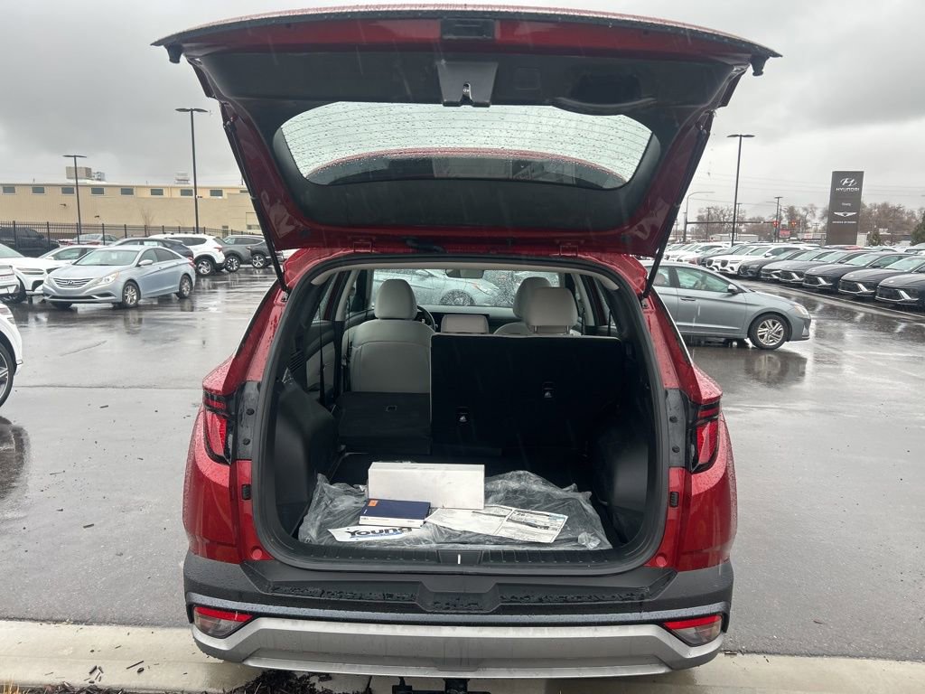 Used 2025 Hyundai Tucson SE image 26