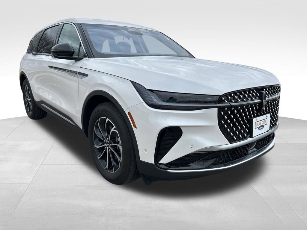 Used 2024 Lincoln Nautilus Premier w/ Equipment Group 102A image 7