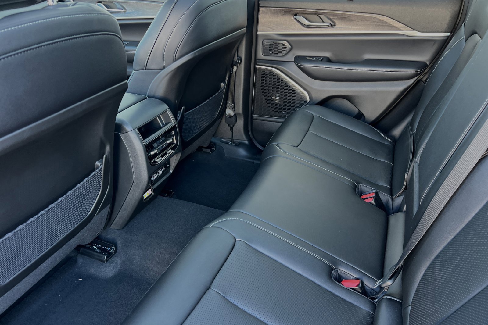 New 2024 Jeep Grand Cherokee Limited 4xe w/ Luxury Tech Group II image 10