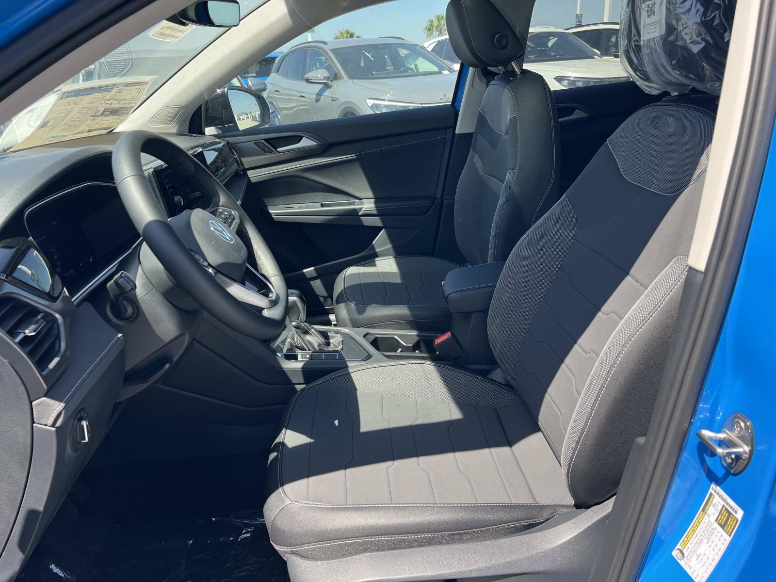 New 2026 Volkswagen Taos SE FWD image 18