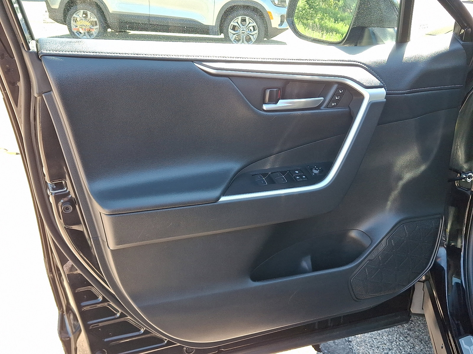 Used 2023 Toyota RAV4 Limited AWD/4WD image 11