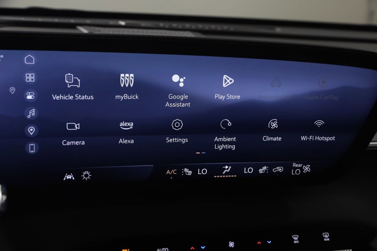 Used 2025 Buick Enclave Sport Touring FWD image 33