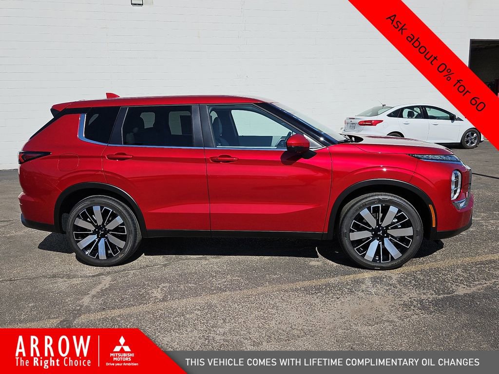 New 2025 Mitsubishi Outlander SE image 15