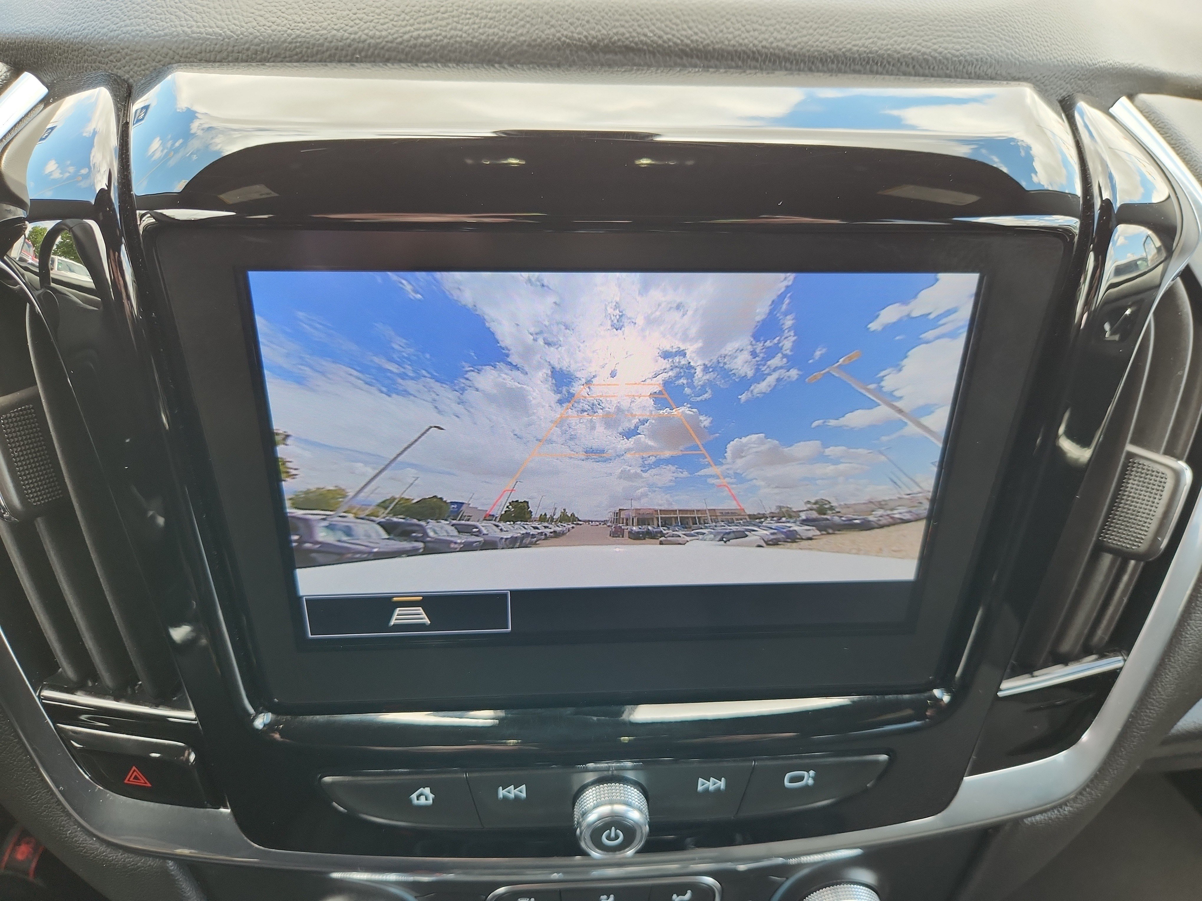 Used 2023 Chevrolet Traverse LT AWD/4WD image 28