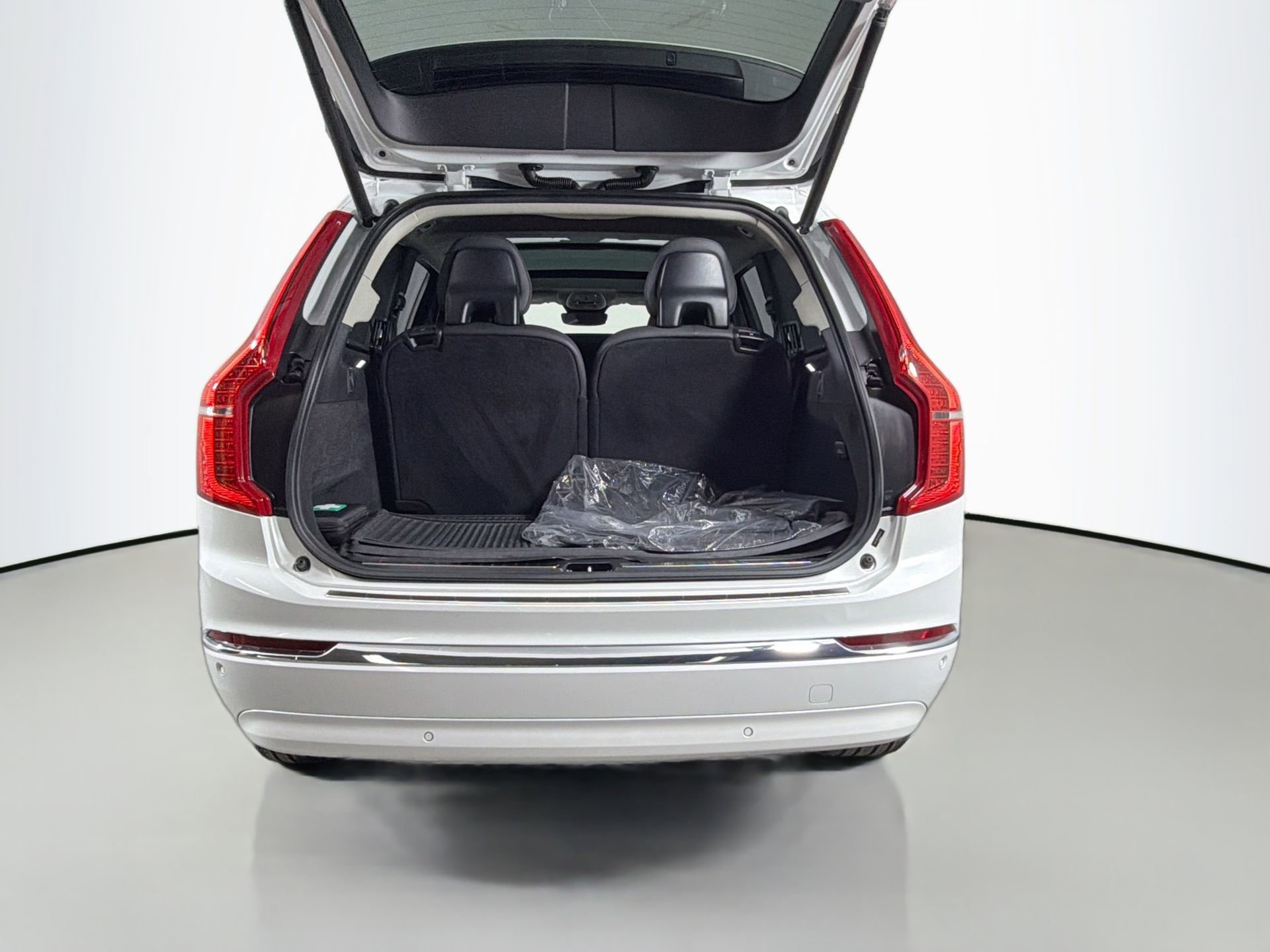 Certified 2024 Volvo XC90 B5 Plus w/ Protection Package Premier AWD/4WD image 27