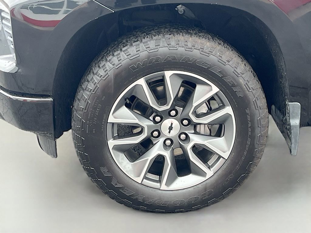 Used 2023 Chevrolet Silverado 1500 RST AWD/4WD image 31