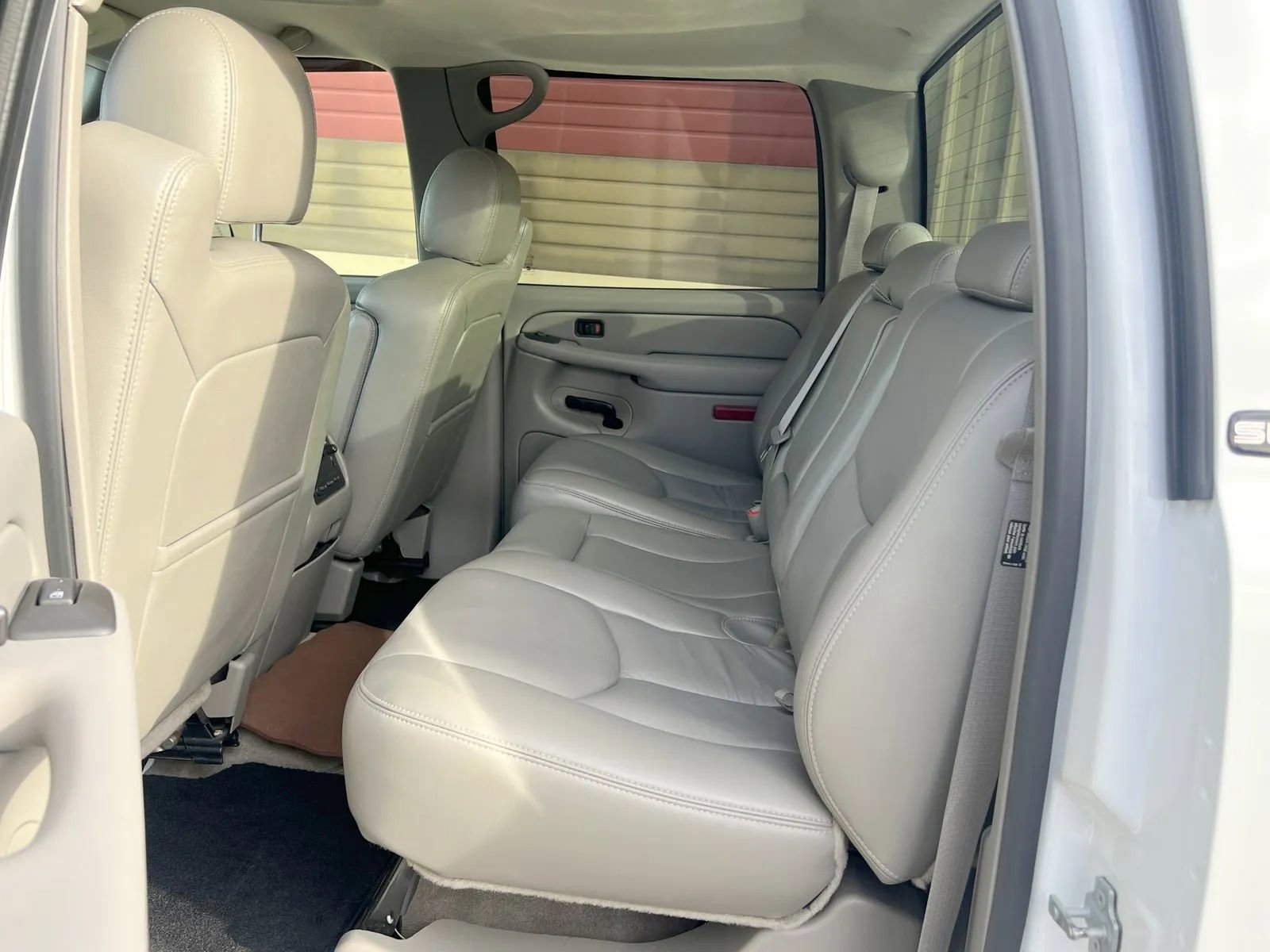 Used 2005 GMC Sierra 3500 SLT w/ Heavy-Duty Power Package image 15