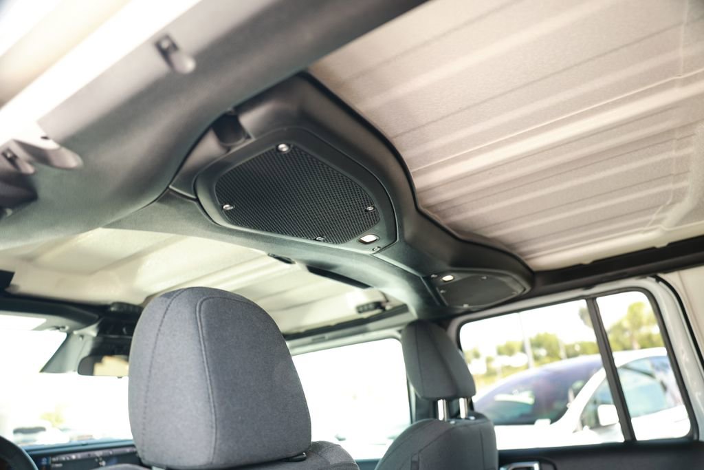 Used 2025 Jeep Wrangler Unlimited Sahara w/ Safety Group image 34