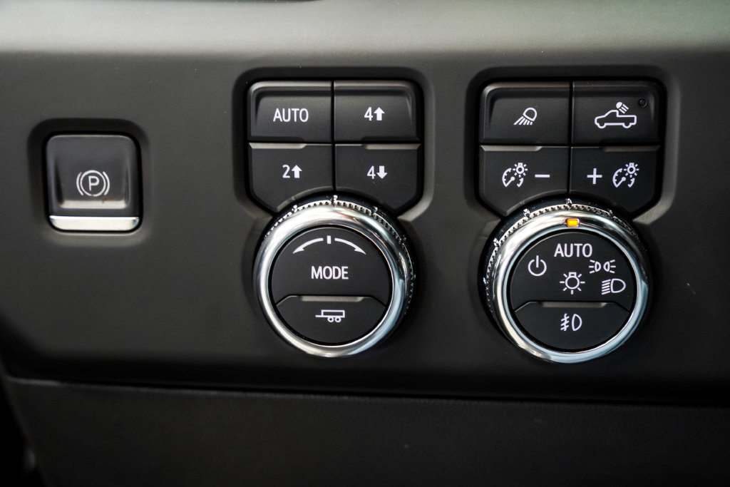 Used 2023 GMC Sierra 1500 AT4 w/ Technology Package AWD/4WD image 41