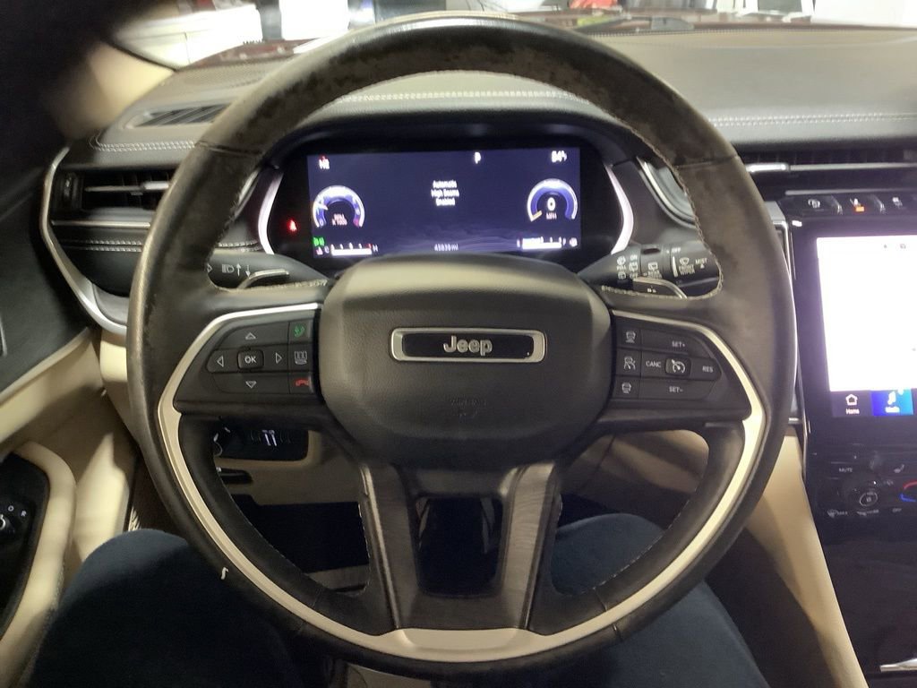 Used 2022 Jeep Grand Cherokee Limited AWD/4WD image 27