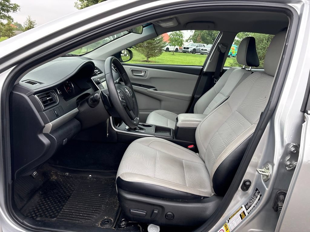 Used 2017 Toyota Camry SE FWD image 13