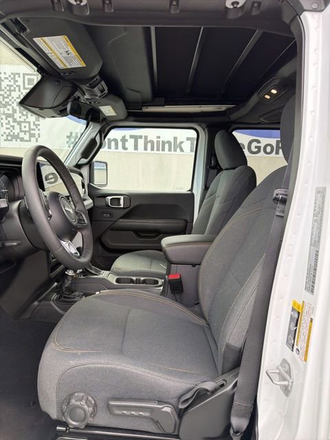 Used 2025 Jeep Wrangler Sahara w/ Safety Group image 17