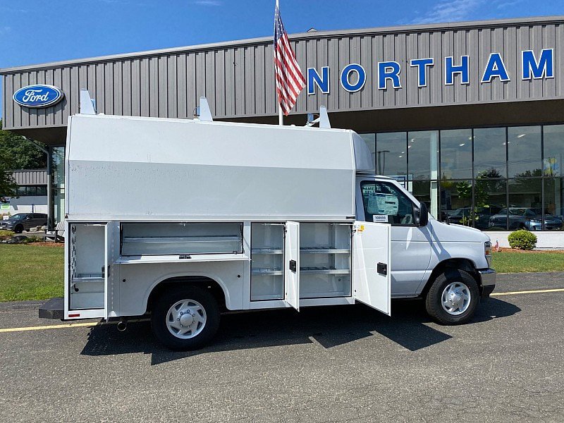 New 2026 Ford E-350 and Econoline 350 Super Duty w/ Power Equipment Group RWD image 8