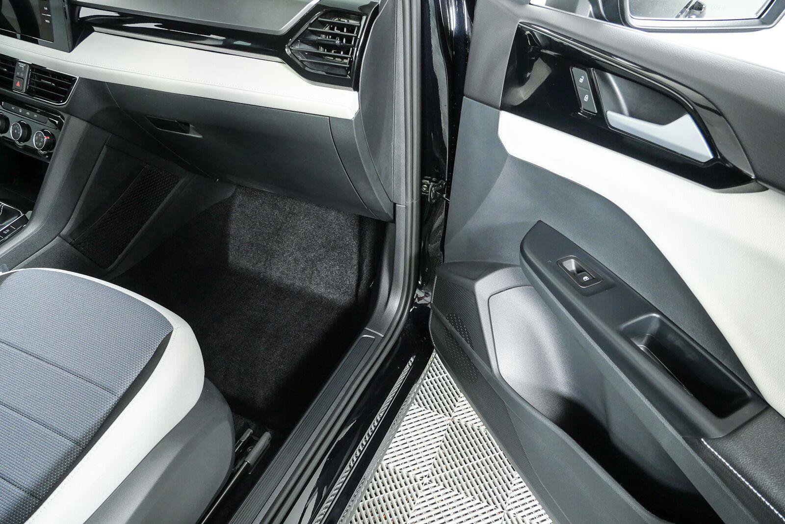 New 2027 Volkswagen Taos S FWD image 36