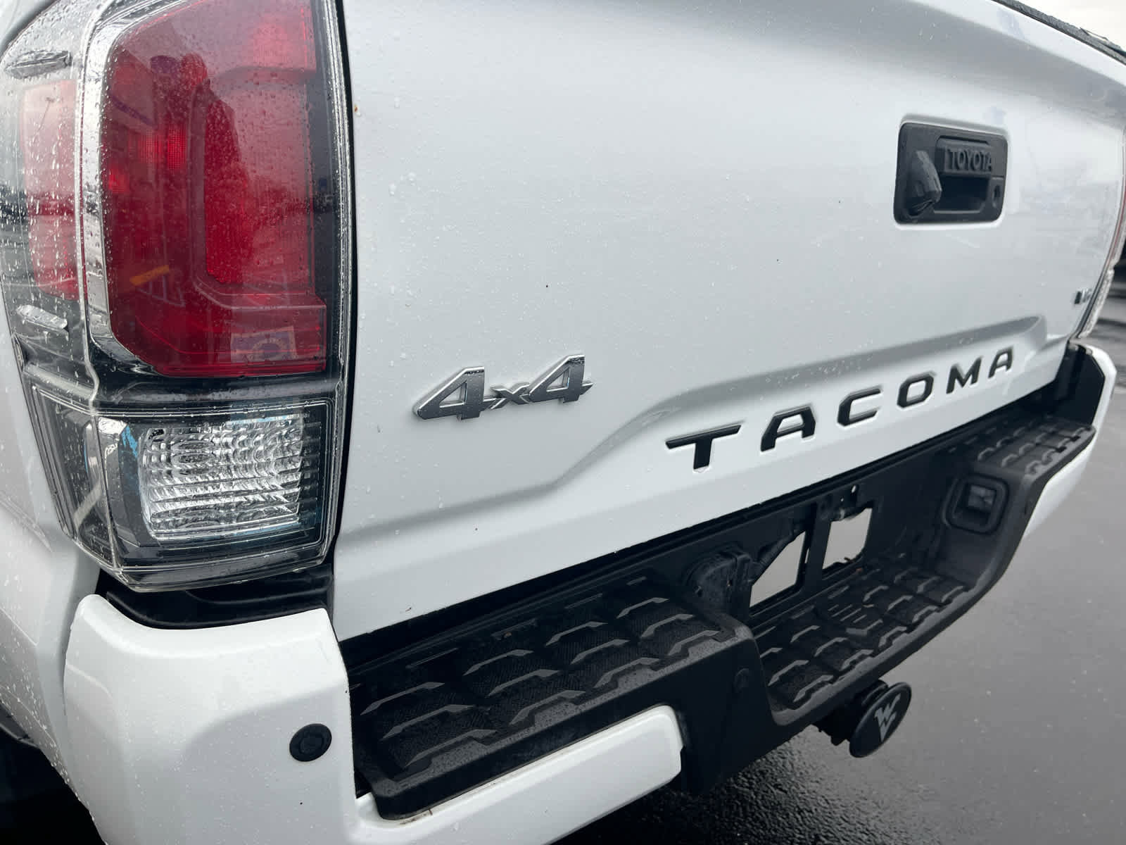 Used 2020 Toyota Tacoma Limited image 49