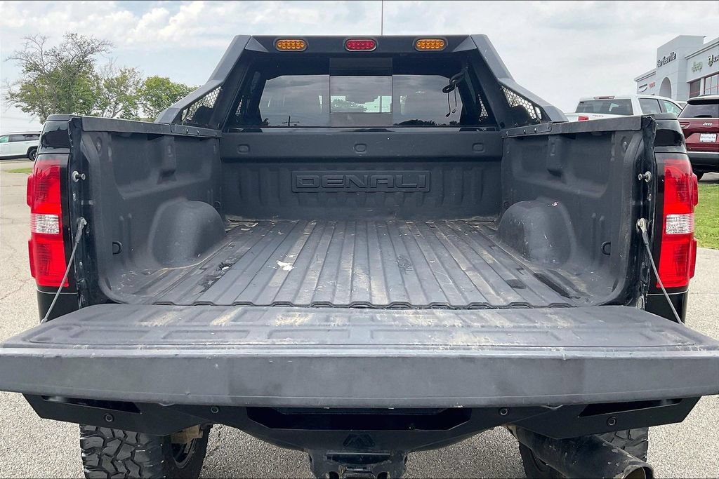 Used 2019 GMC Sierra 2500 Denali w/ Suspension Package, Off-Road AWD/4WD image 35