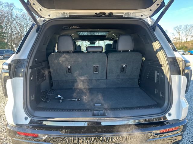 Used 2025 Chevrolet Traverse RS w/ LPO, Floor Liner Package image 15