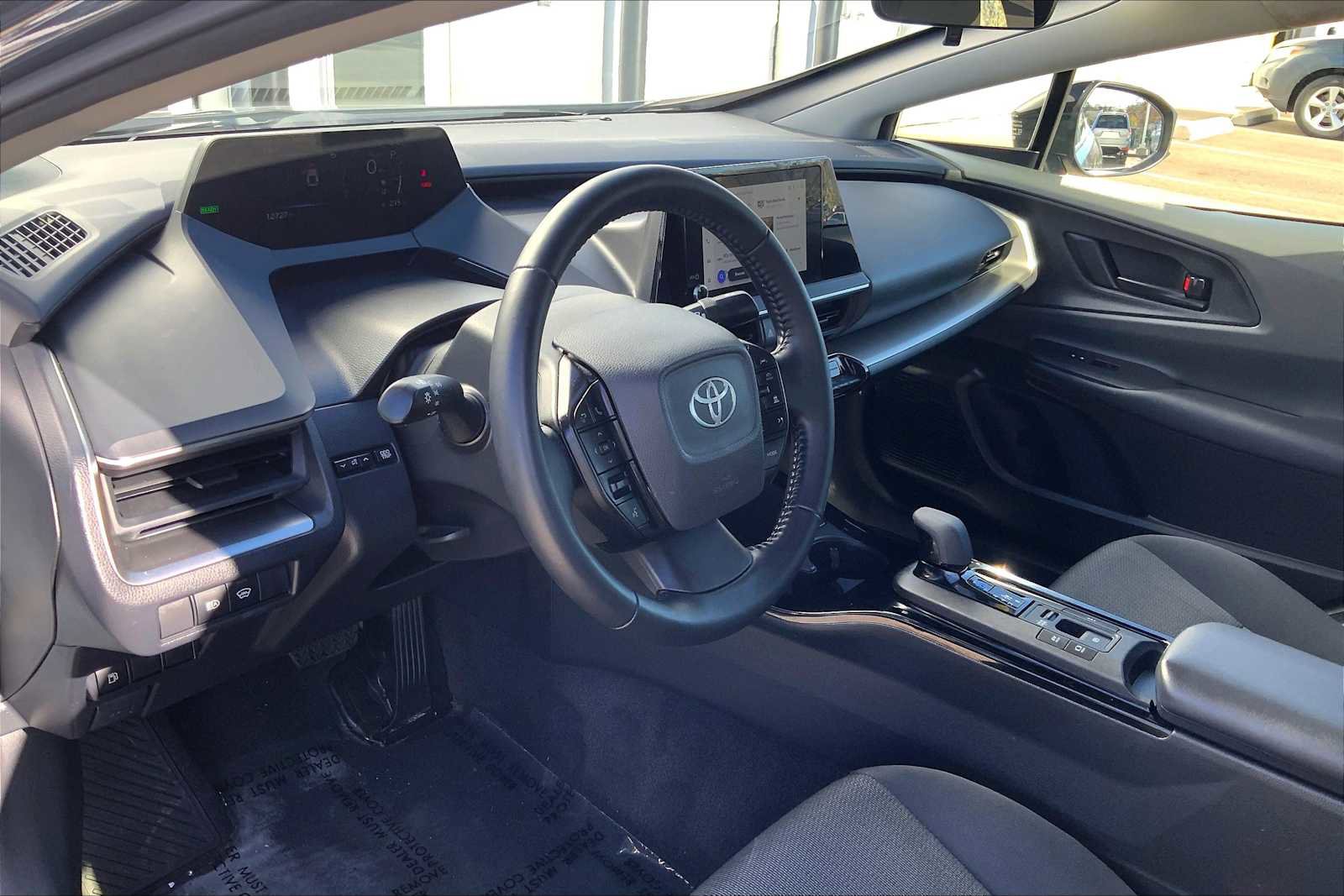 Used 2023 Toyota Prius LE AWD/4WD image 17