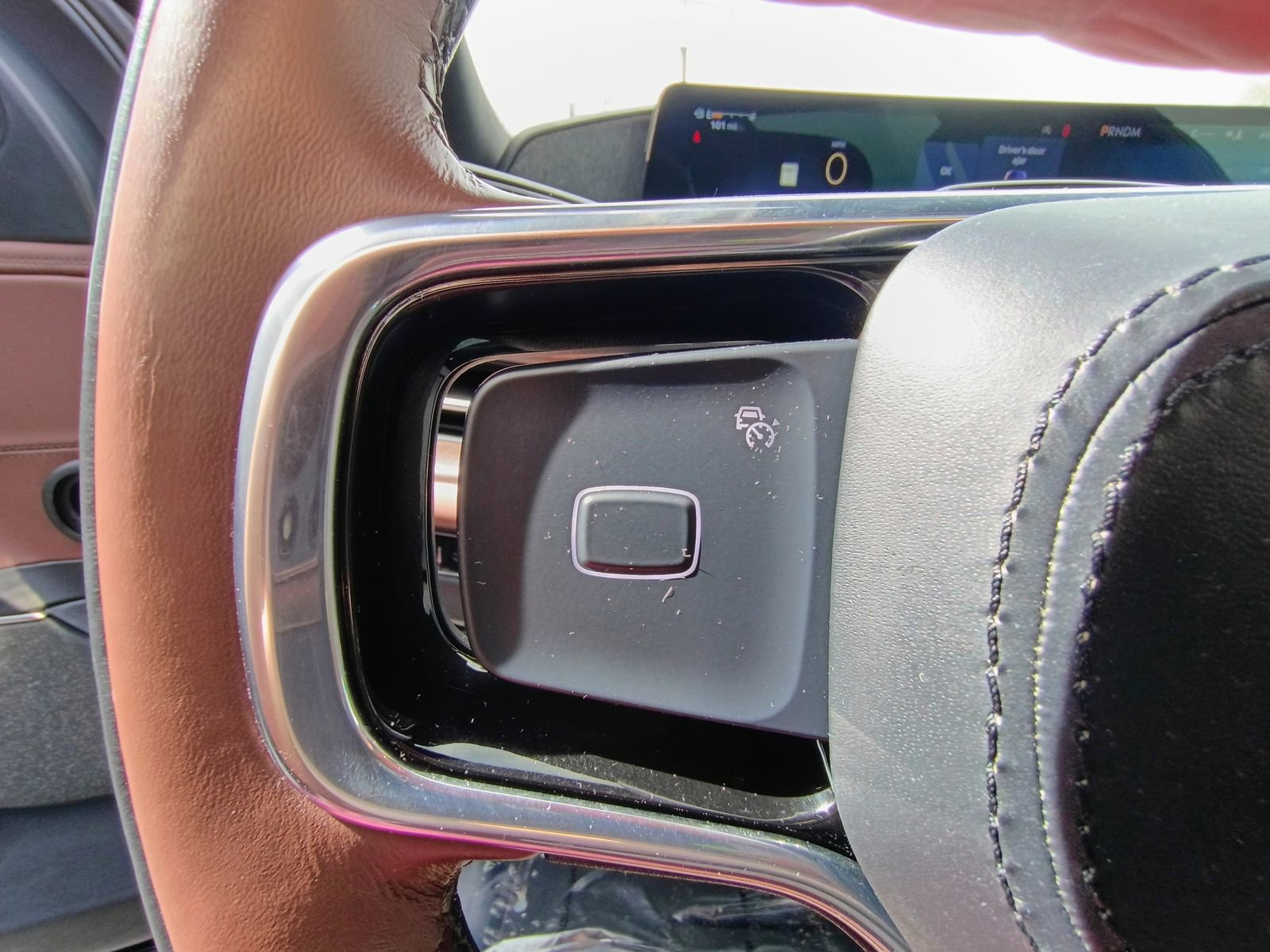 Used 2025 Lincoln Navigator Reserve image 16