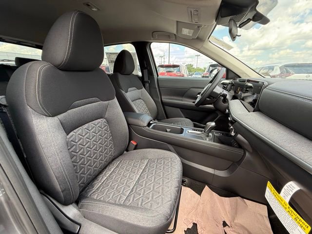New 2025 Nissan Kicks SV image 16