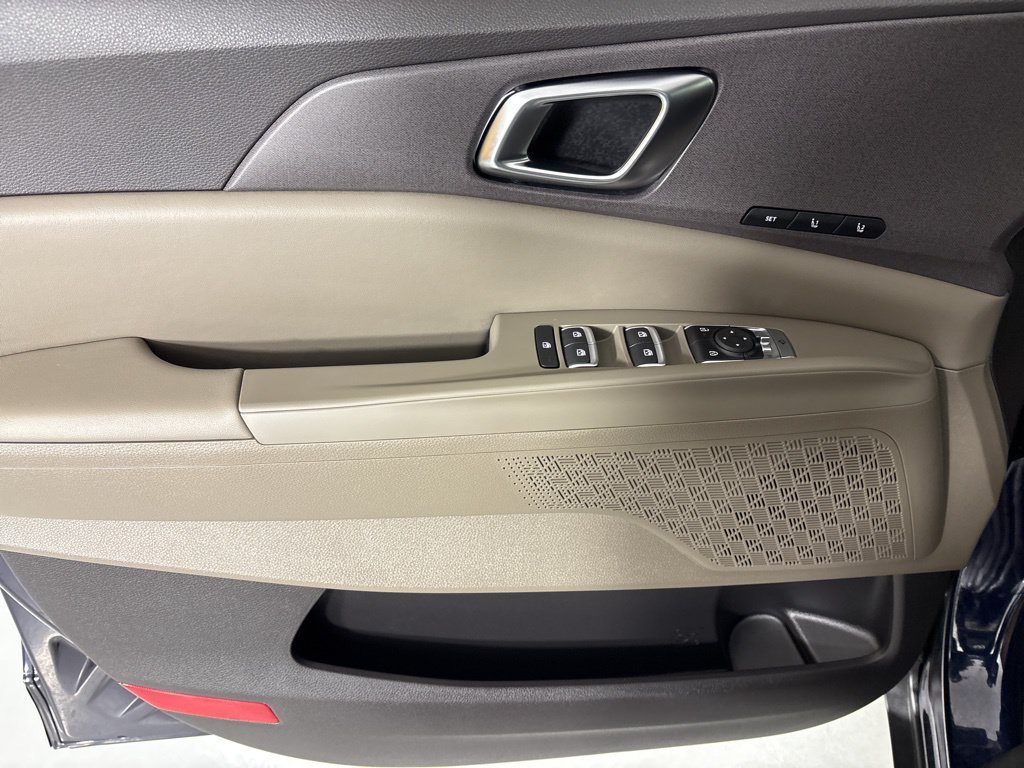 New 2026 Kia Carnival EX FWD image 14