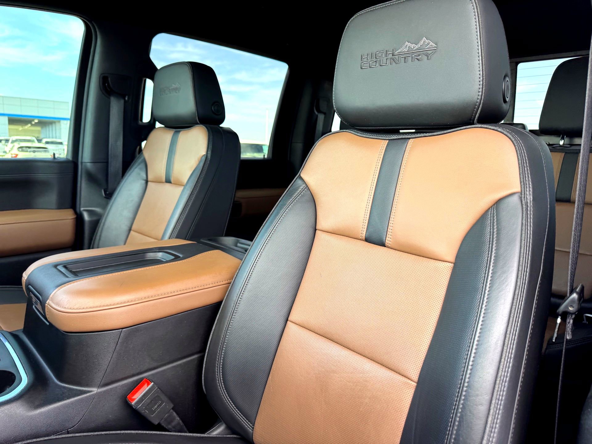 Used 2022 Chevrolet Silverado 2500 High Country w/ Z71 Off-Road Package image 12