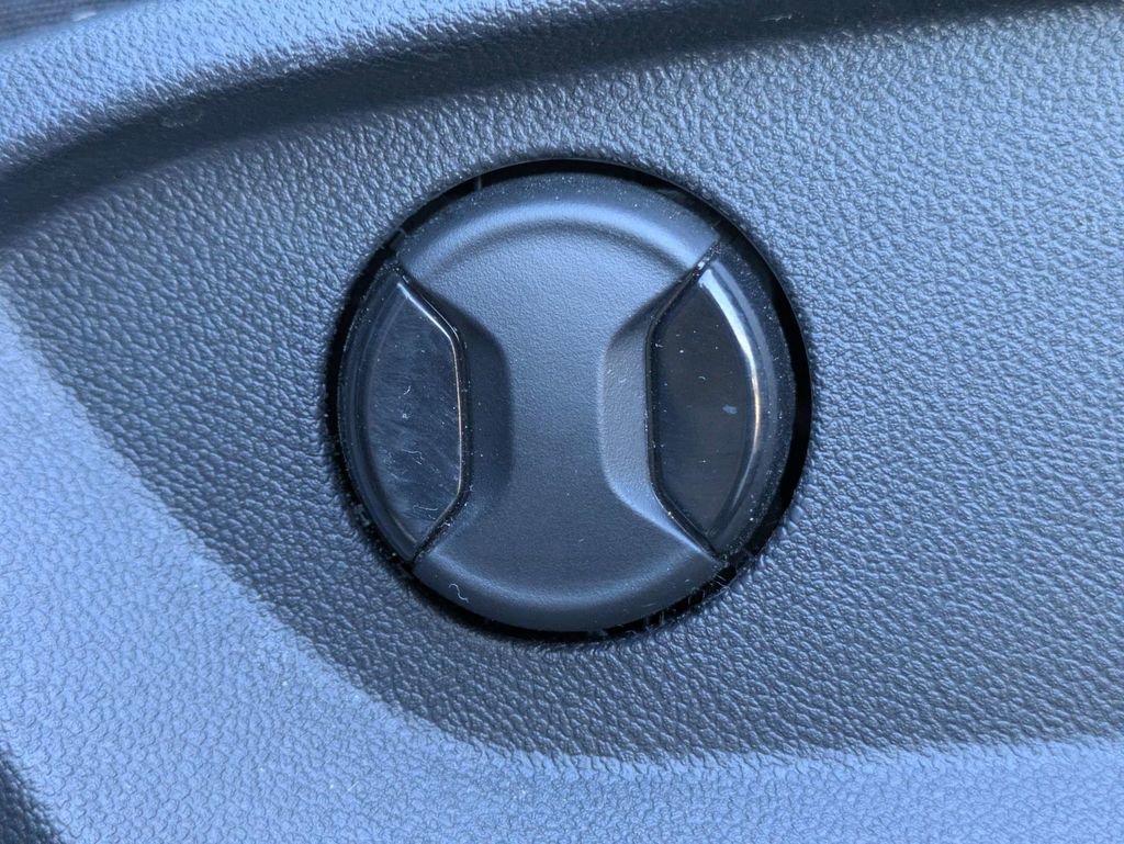 Used 2023 Volkswagen Atlas SE image 28