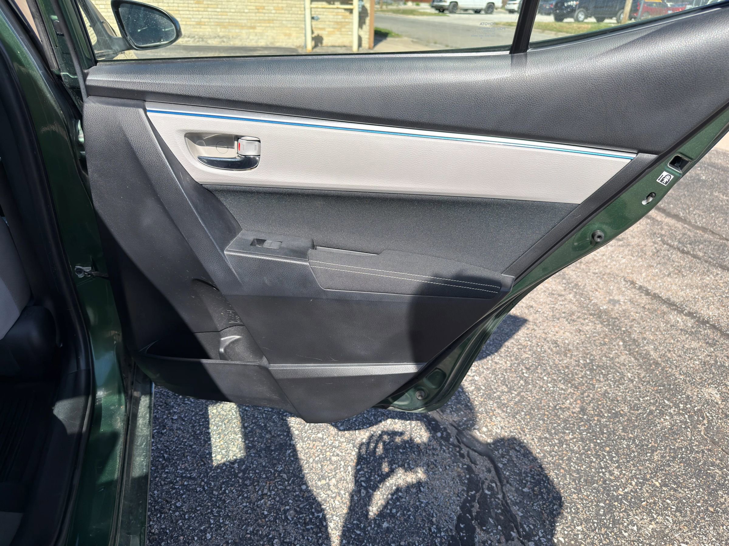 Used 2016 Toyota Corolla LE FWD image 25