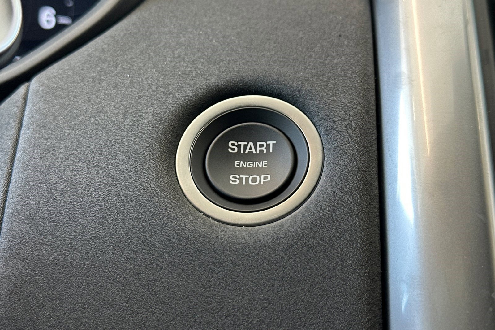 New 2026 Land Rover Discovery S image 28