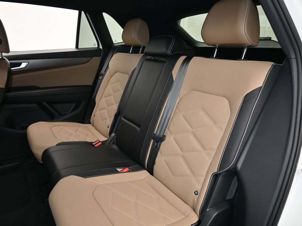 Used 2024 Volkswagen Atlas Cross Sport SE image 29