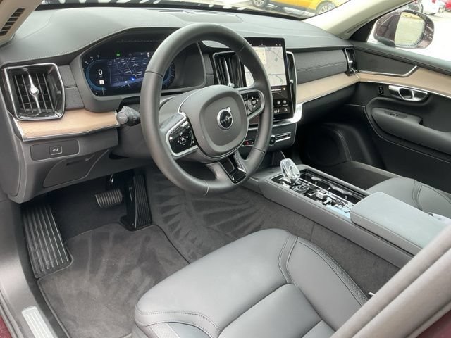 Certified 2025 Volvo XC90 B5 Plus AWD/4WD image 26
