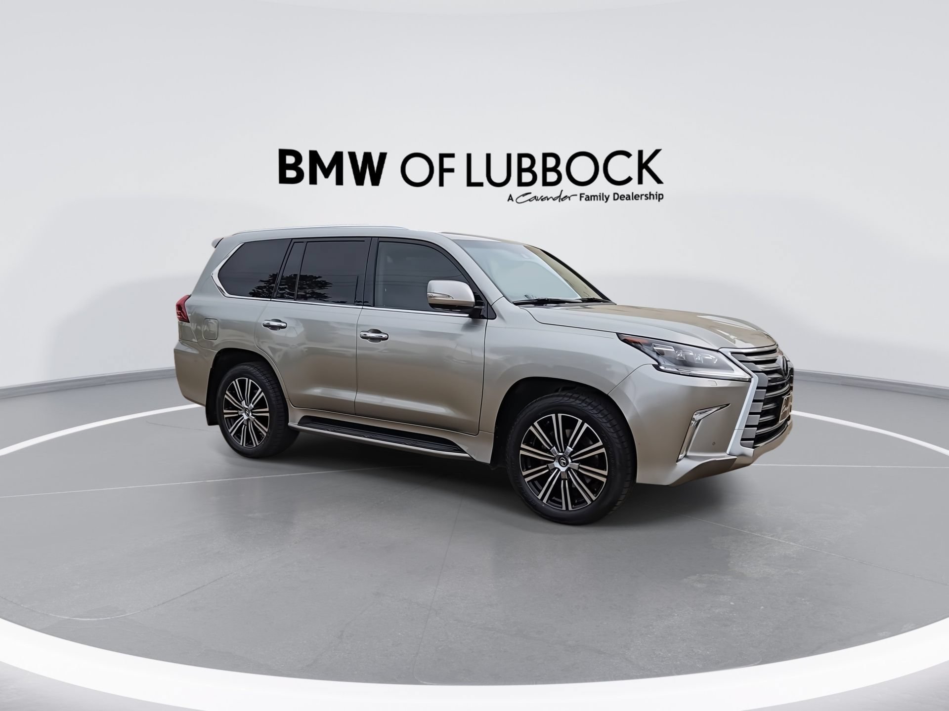 Used 2019 Lexus LX 570 4WD w/ Luxury Package image 2