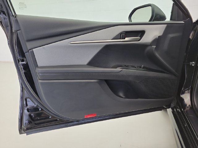Used 2025 Toyota Camry SE w/ Convenience Package FWD image 19
