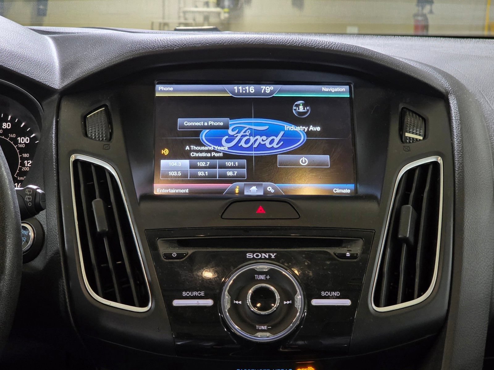 Used 2015 Ford Focus Titanium FWD image 16