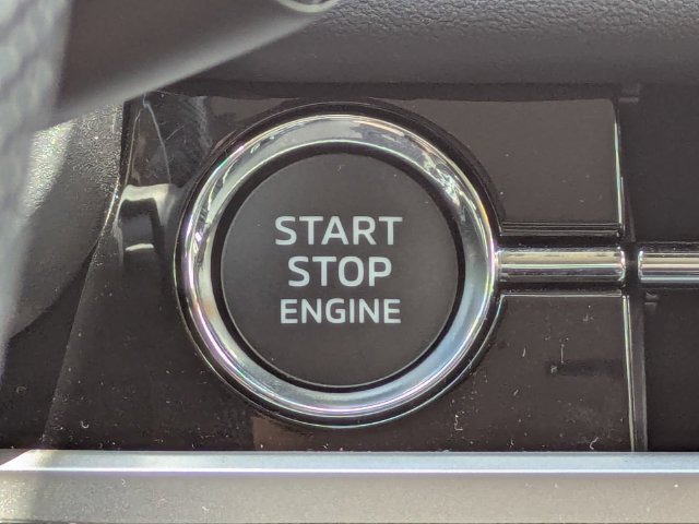 Used 2026 Mitsubishi Outlander ES FWD image 30