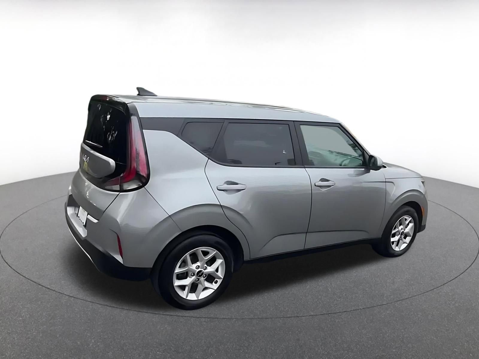 Used 2025 Kia Soul LX w/ LX Technology Package image 15