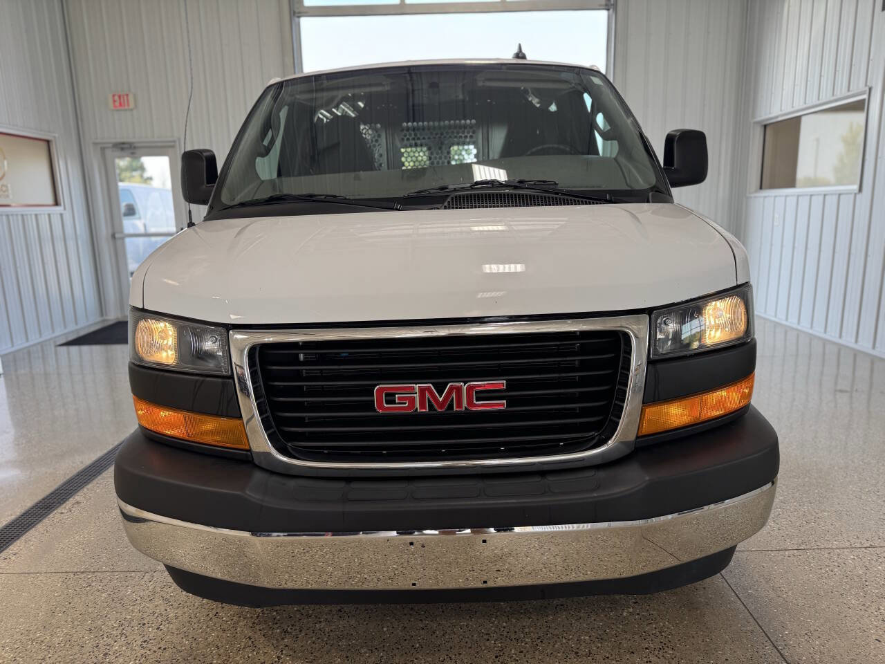 Used 2023 GMC Savana 2500 w/ Driver Convenience Package image 5