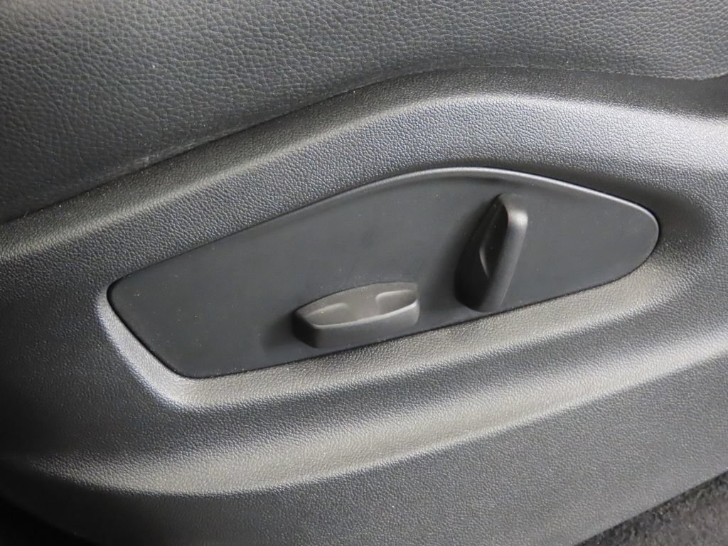 Certified 2024 Porsche Cayenne AWD/4WD image 39