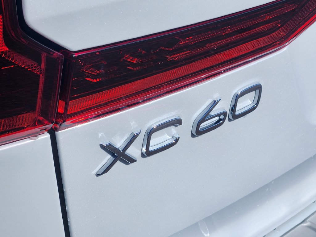 New 2026 Volvo XC60 B5 Ultra w/ Climate Package AWD/4WD image 31