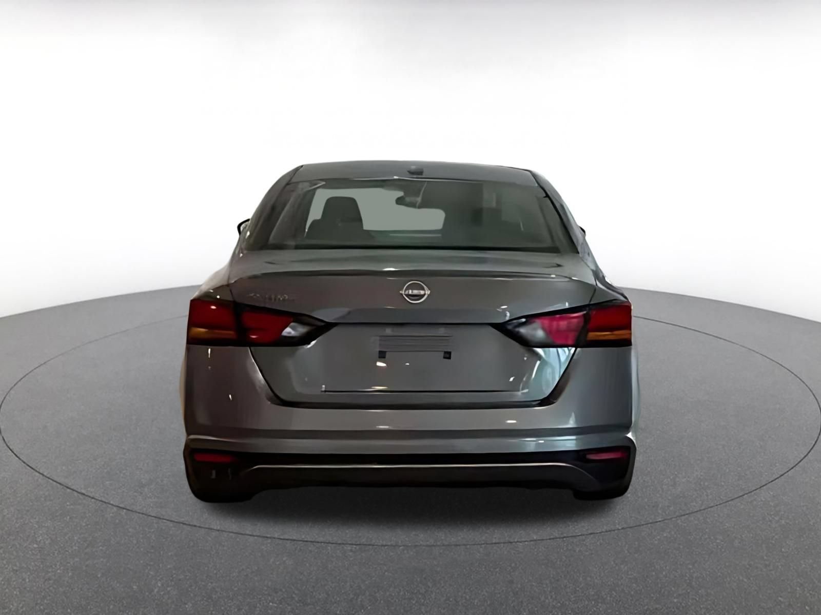 Used 2025 Nissan Altima 2.5 SV FWD image 7