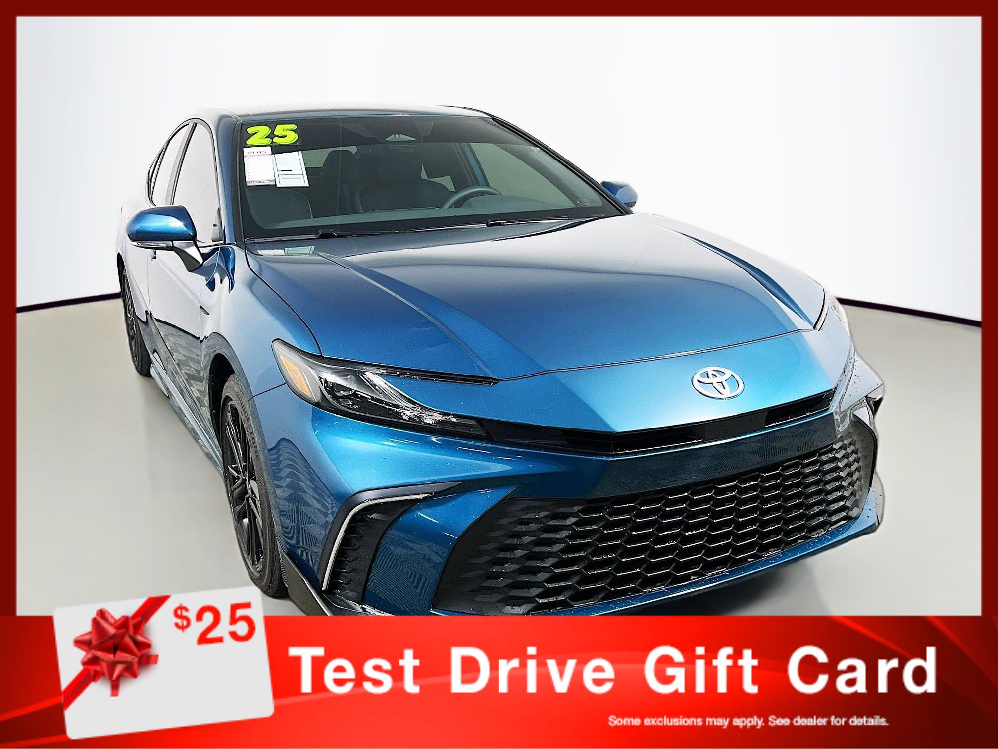 Used 2025 Toyota Camry SE w/ Convenience Package image 1