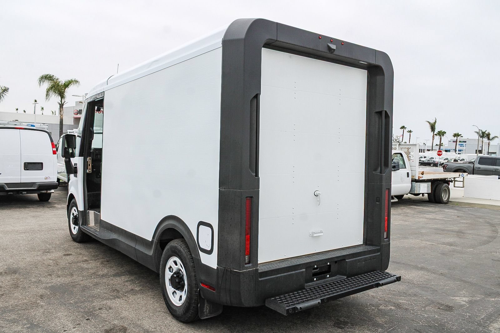 Used 2024 Chevrolet Brightdrop 400 w/ Commercial Equipment Package AWD/4WD image 7