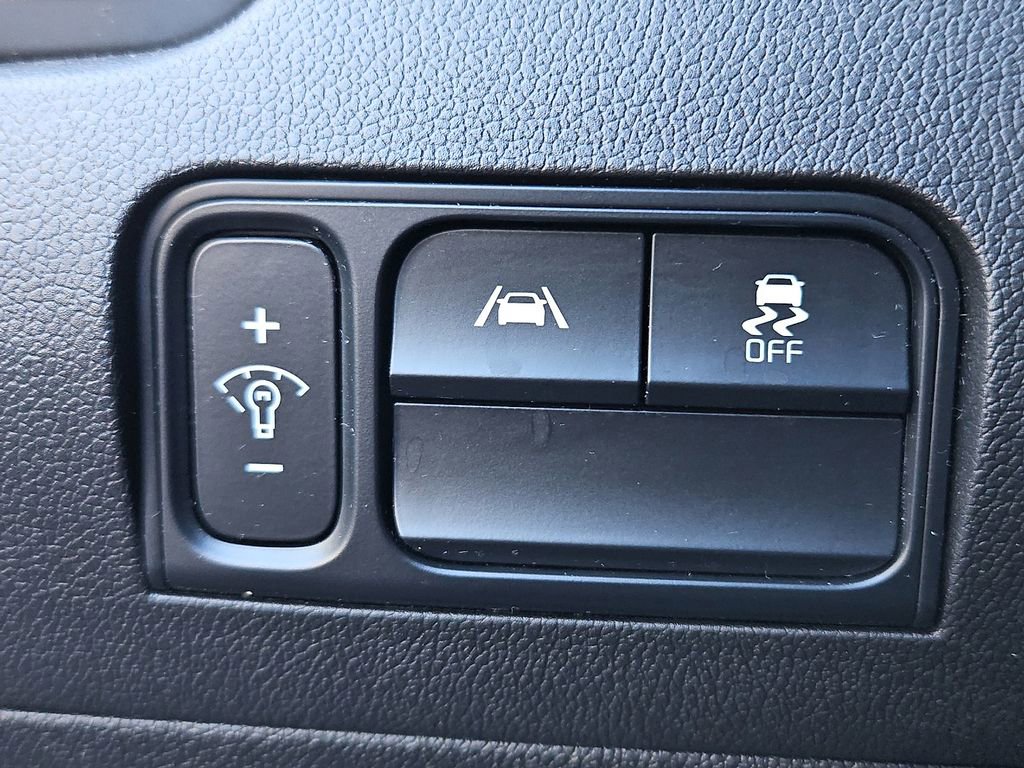 Used 2022 Kia Sorento LX image 24