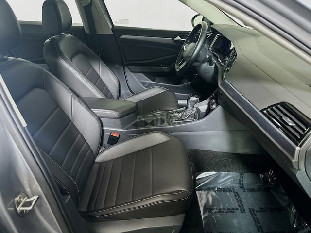 Used 2024 Volkswagen Jetta SE image 27