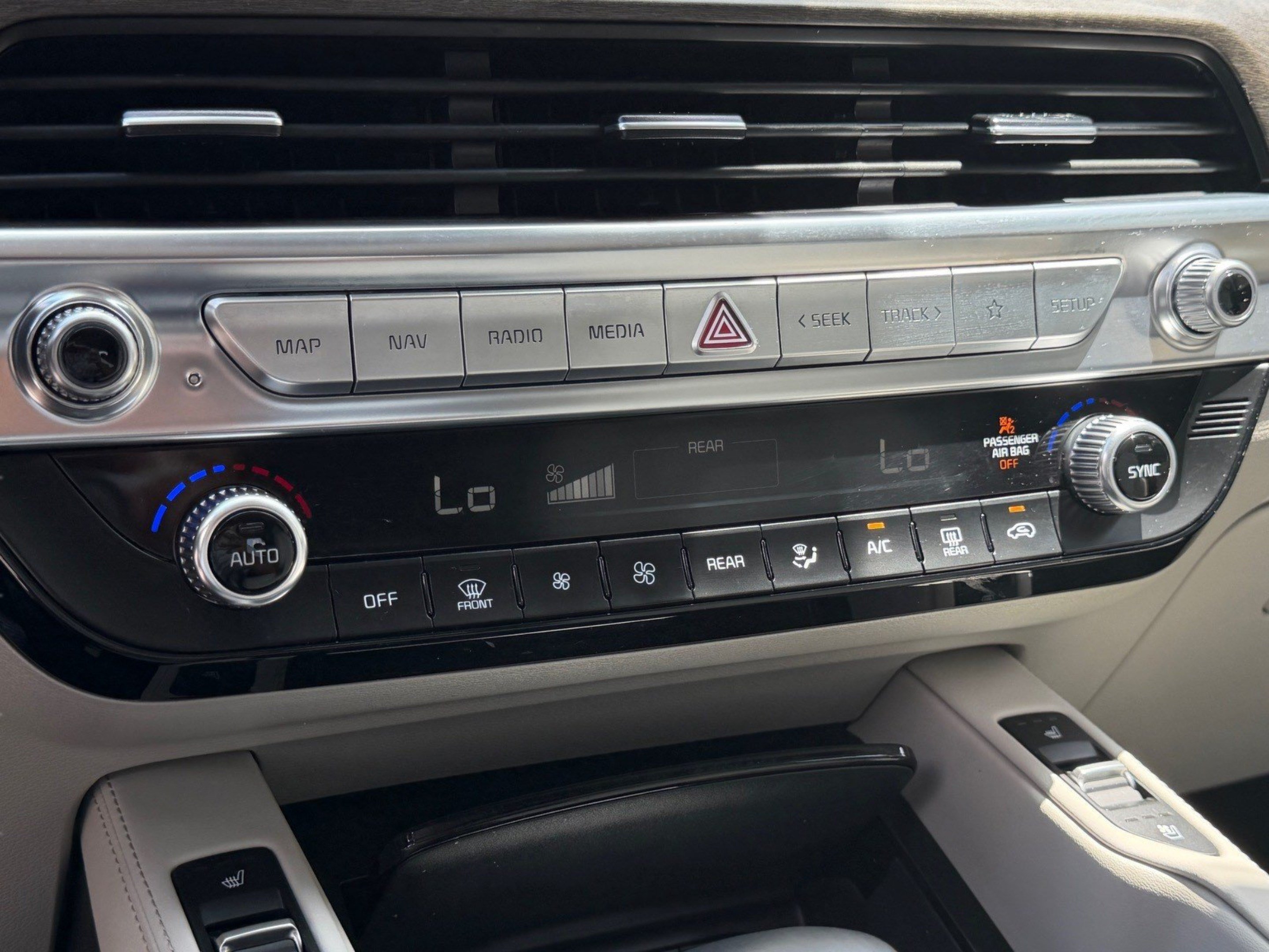 Certified 2022 Kia Telluride EX w/ EX Premium Package FWD image 34