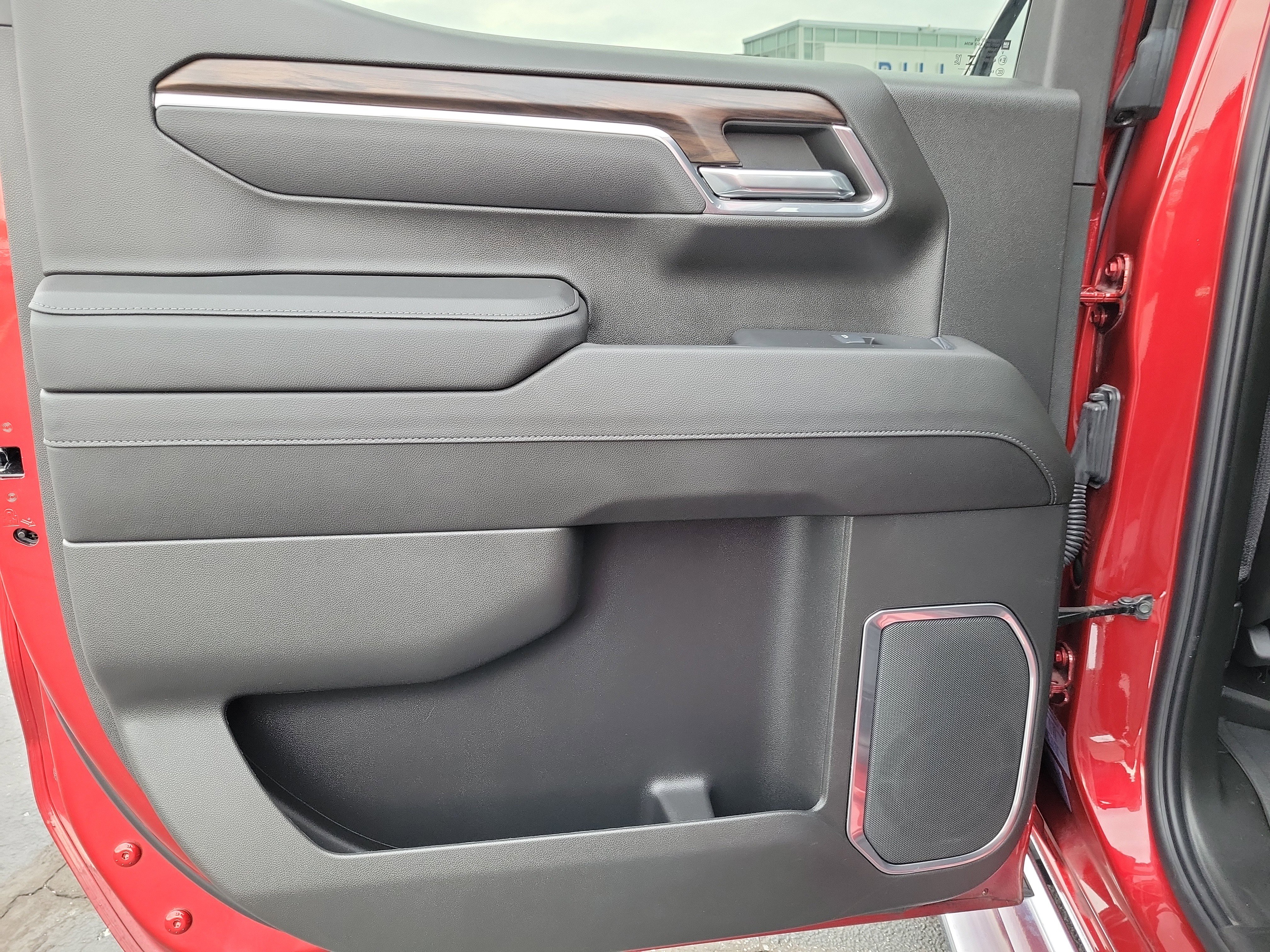 Used 2024 GMC Sierra 1500 SLT w/ SLT Premium Package image 18