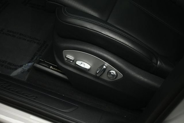Used 2024 Porsche Macan AWD/4WD image 51