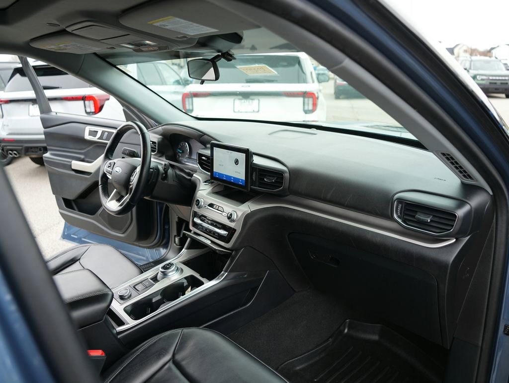 Used 2021 Ford Explorer XLT w/ Equipment Group 202A image 21