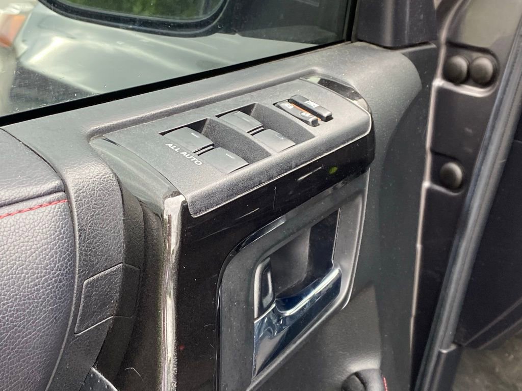 Used 2018 Toyota 4Runner TRD Off-Road AWD/4WD image 11